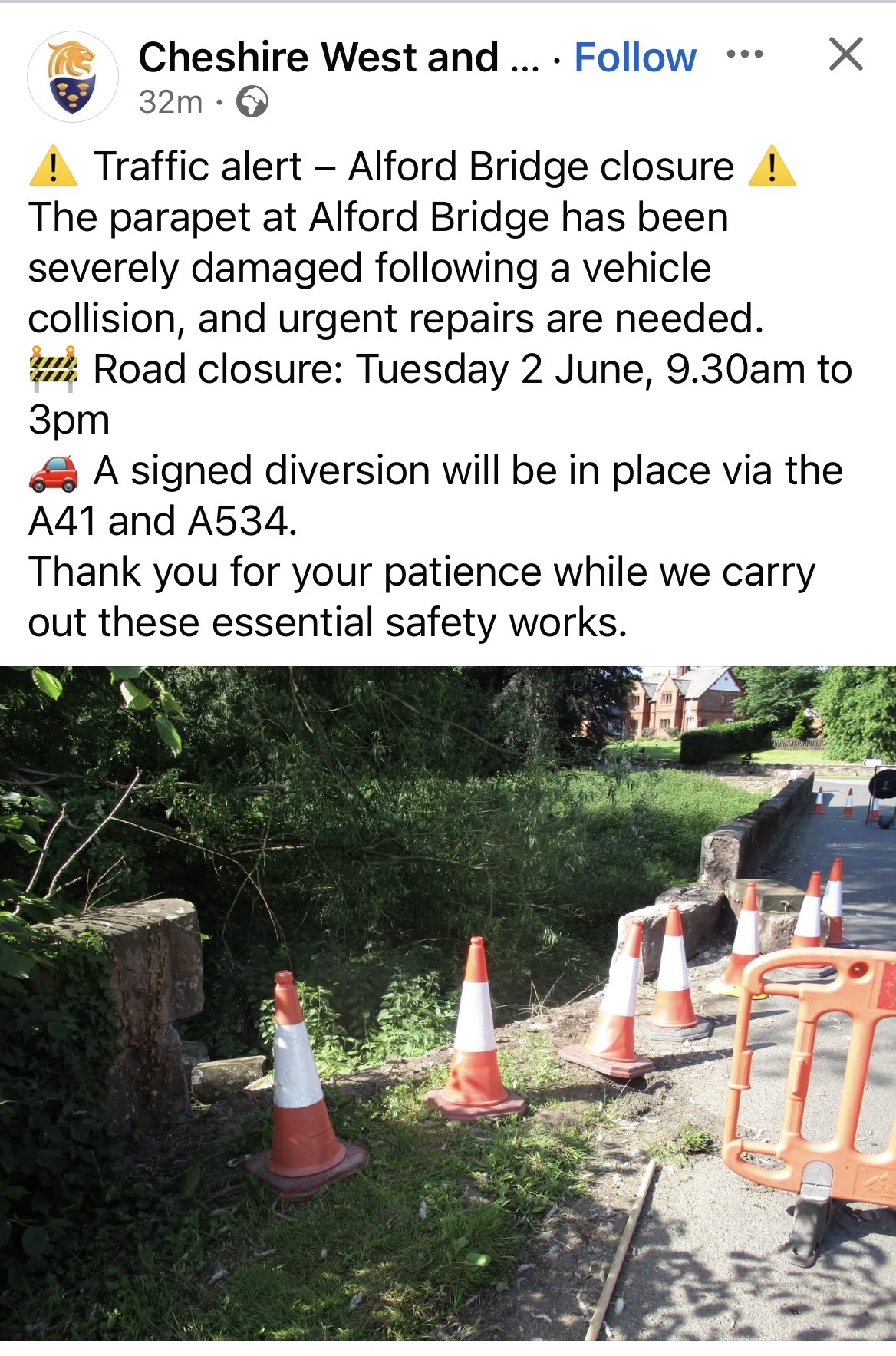 Image of Aldford Bridge, the bridge collision damage.